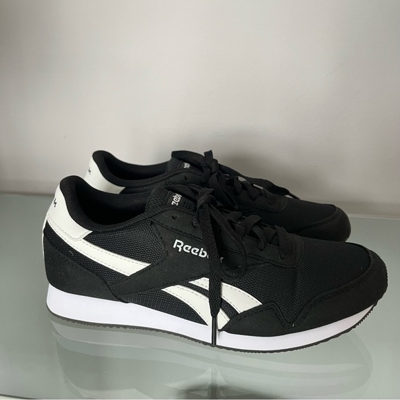 New Black and White Reebok Sneakers - Picture 5 of 8